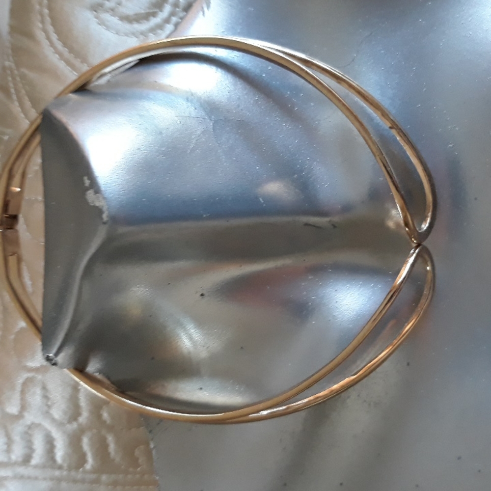 gold tone necklace